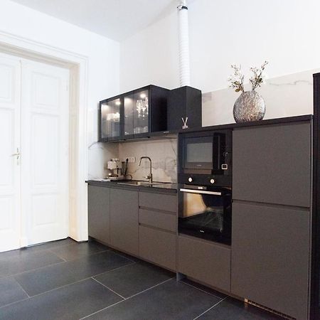 Real Deluxe Next To Danube Apartment Будапеща Екстериор снимка
