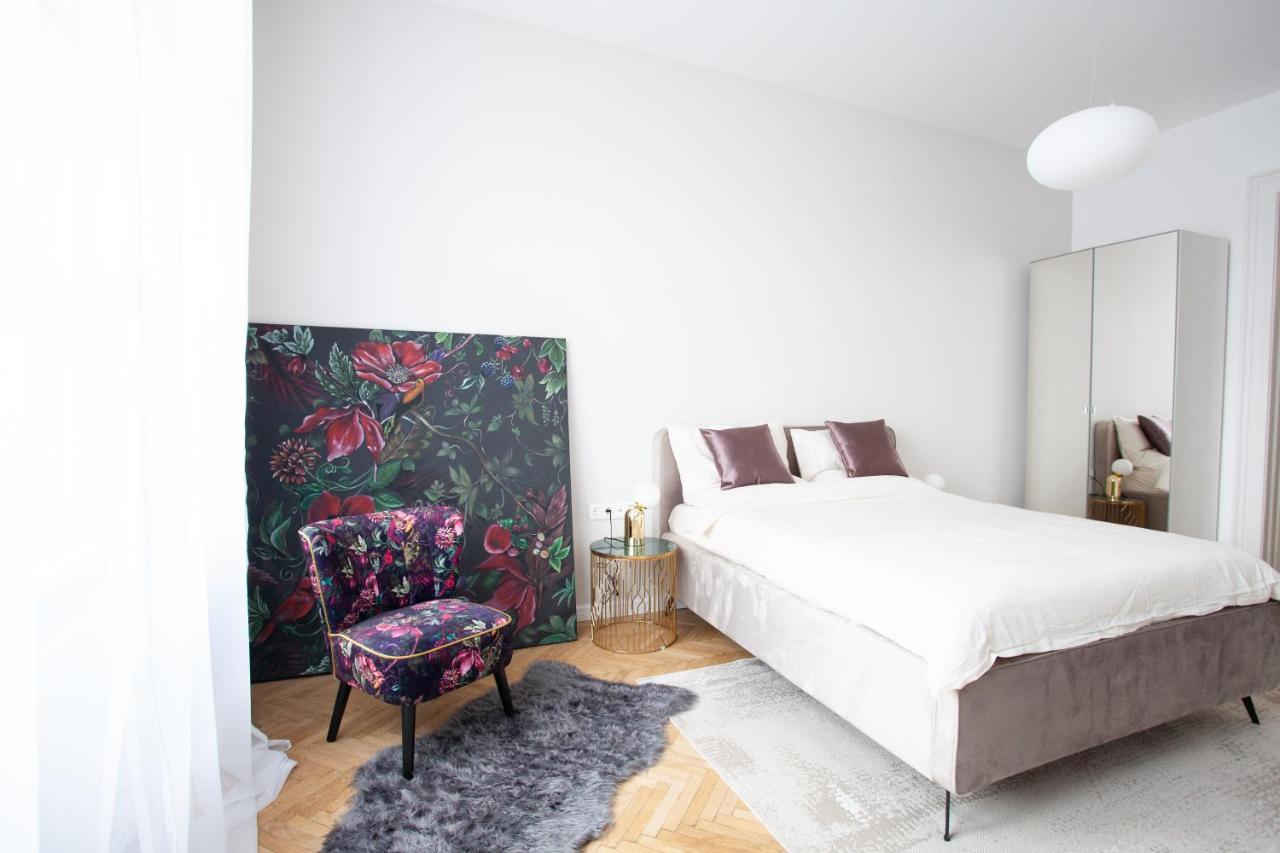 Real Deluxe Next To Danube Apartment Будапеща Екстериор снимка