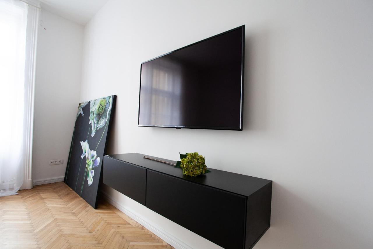 Real Deluxe Next To Danube Apartment Будапеща Екстериор снимка