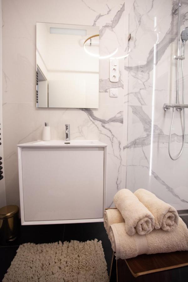 Real Deluxe Next To Danube Apartment Будапеща Екстериор снимка