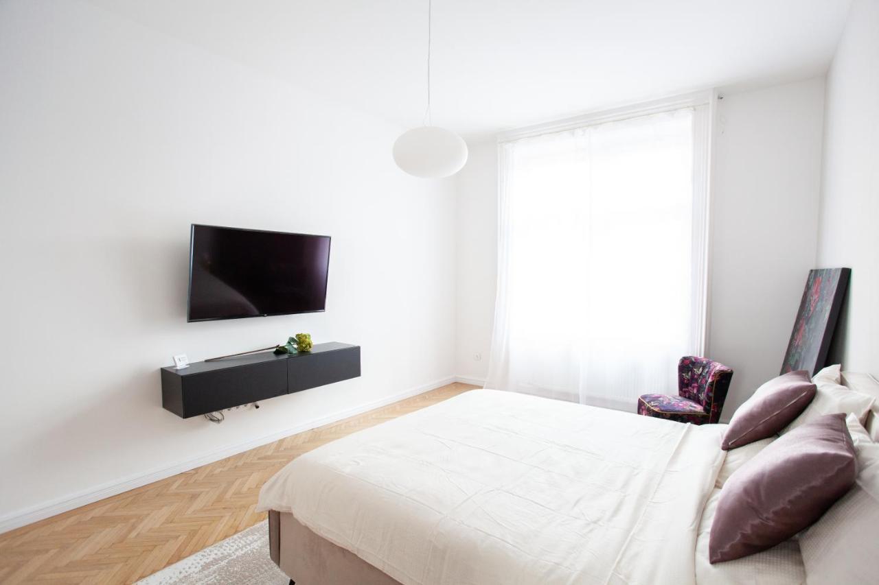 Real Deluxe Next To Danube Apartment Будапеща Екстериор снимка